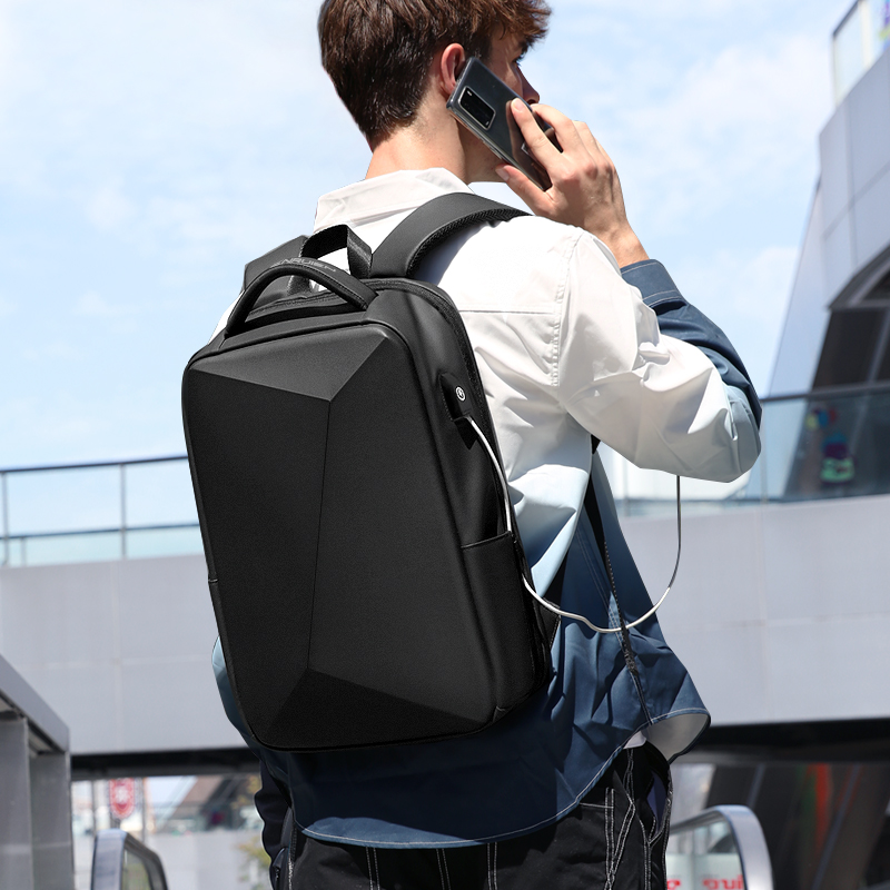 Zaino per laptop di marca Fenr - Streetwear Brand Backpack recensione e prezzo